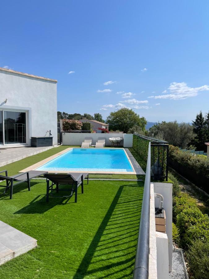 Villa Avec Piscine Cuers Exterior foto